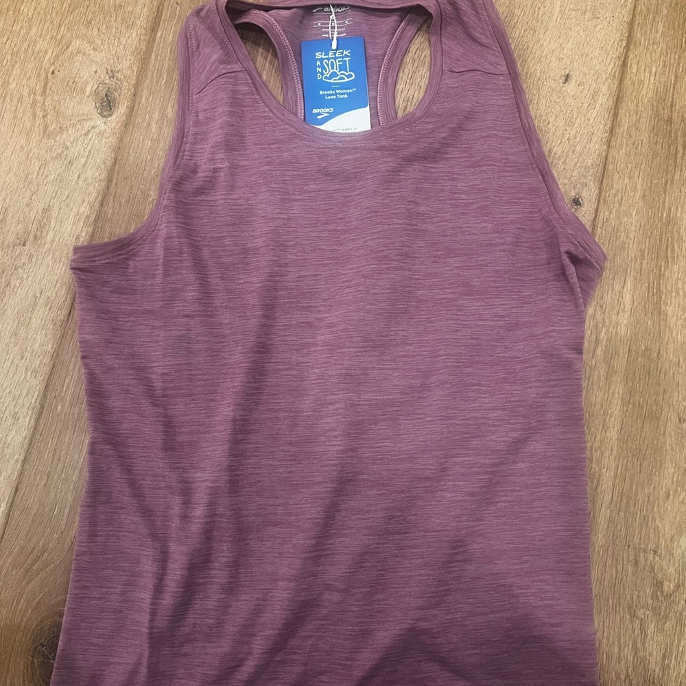 *NWT* Brooks Luxe Tank